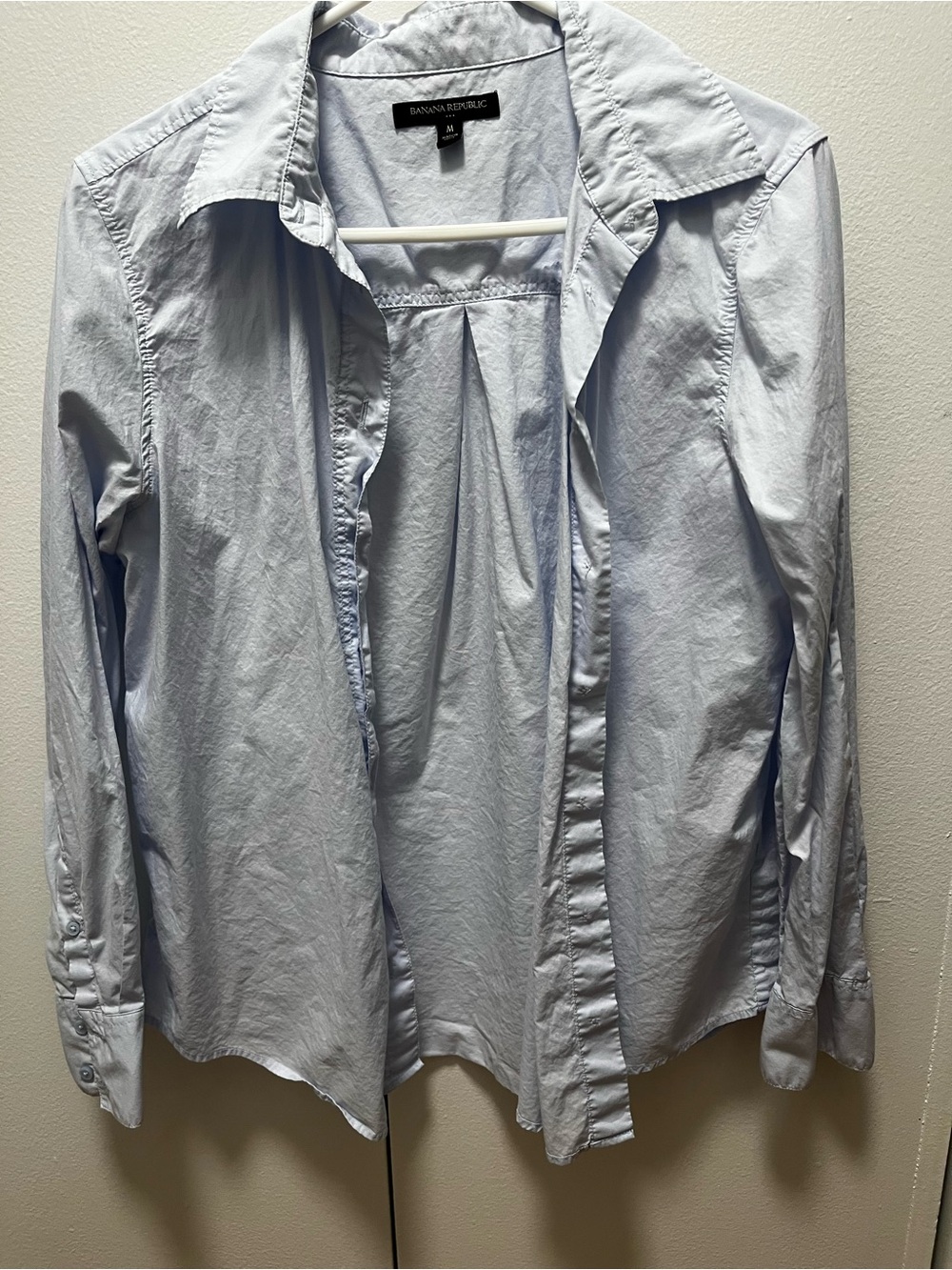 Banana Republic Women’s Light Blue Button Down